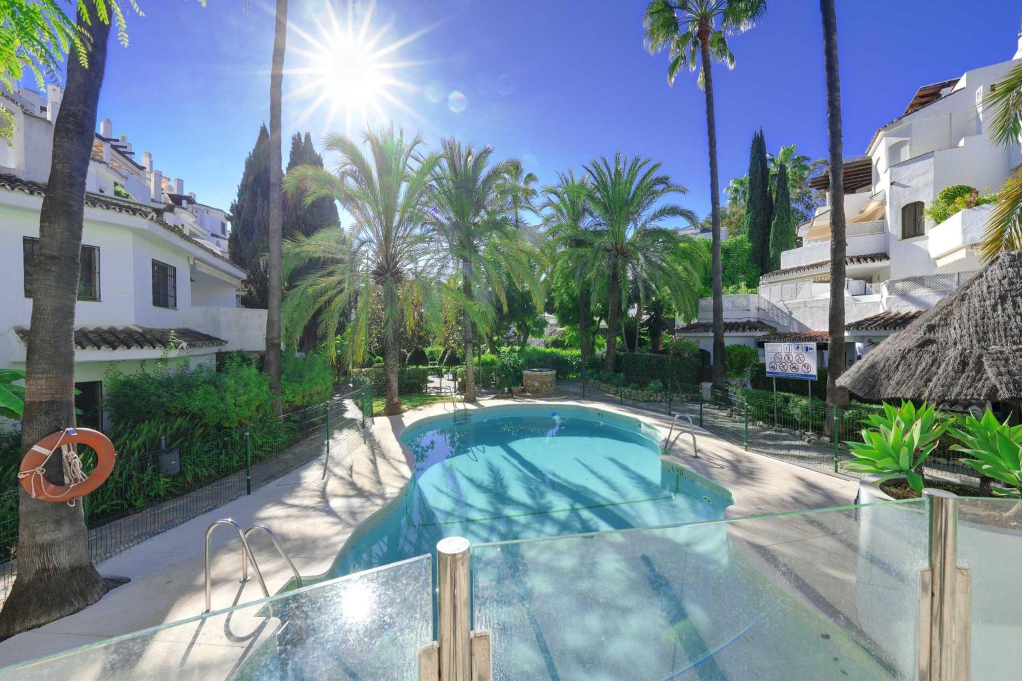 1104 First Line Beach Apartment Golden Beach Pool 마르베야 외부 사진