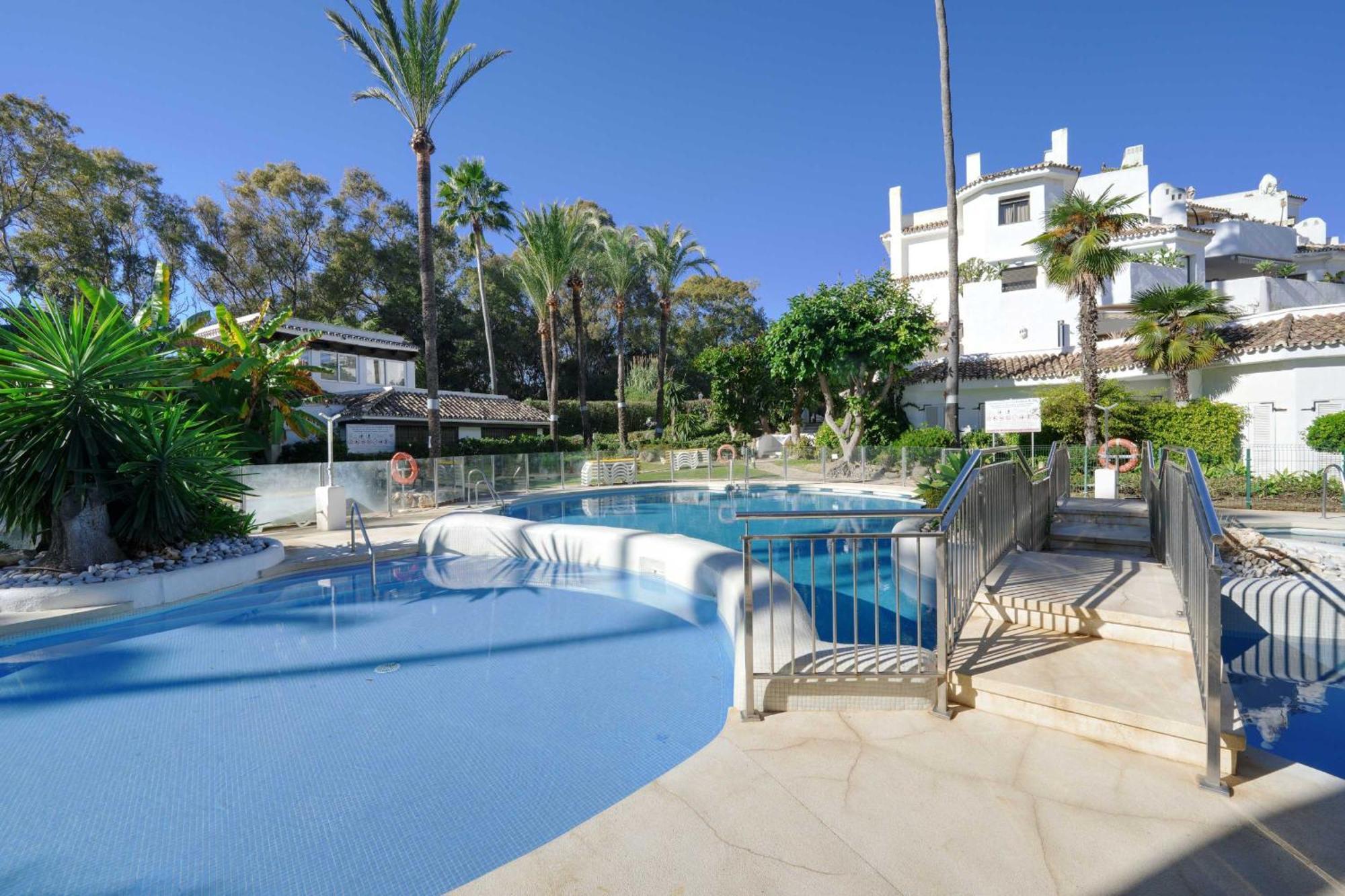 1104 First Line Beach Apartment Golden Beach Pool 마르베야 외부 사진