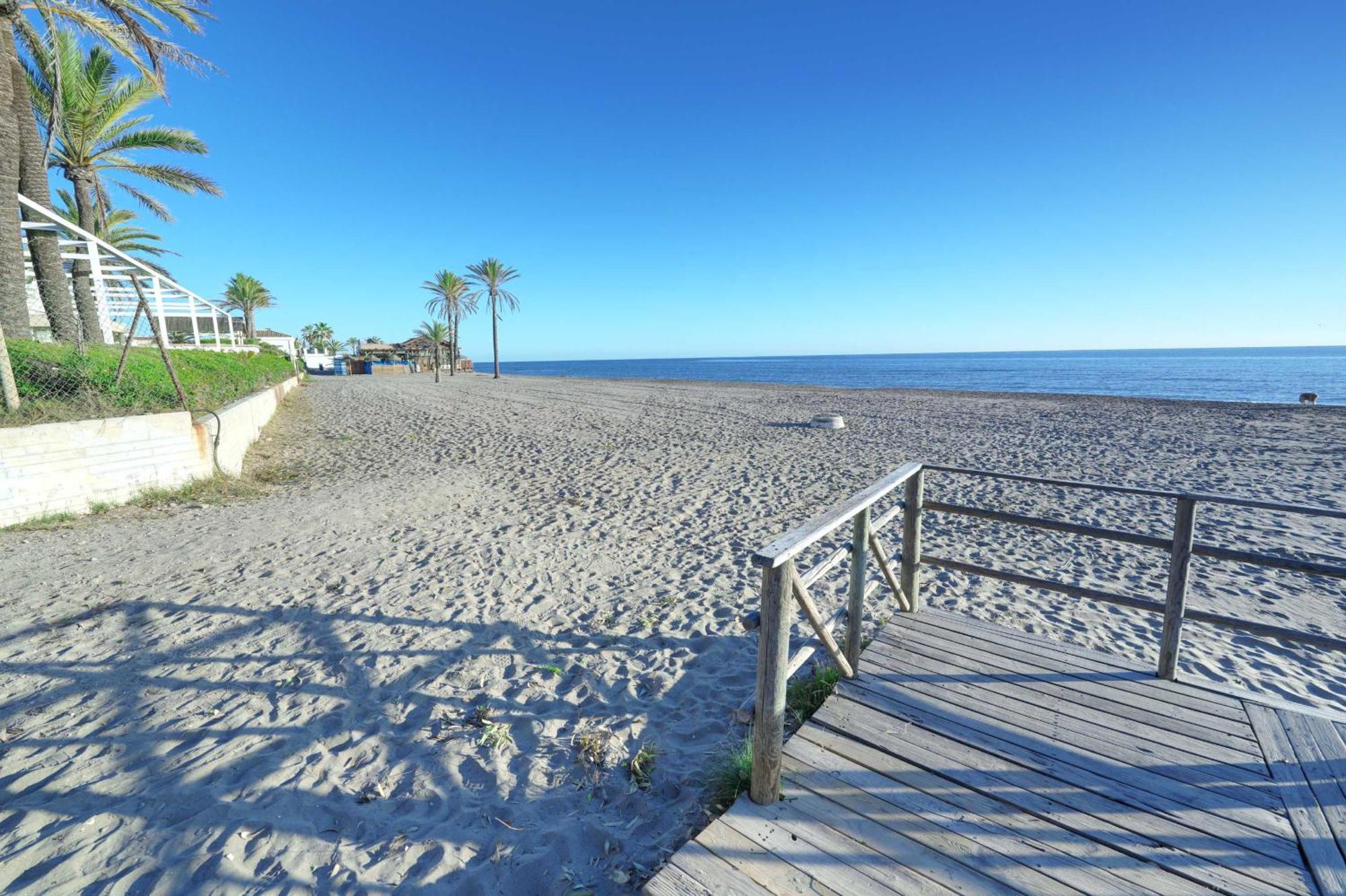 1104 First Line Beach Apartment Golden Beach Pool 마르베야 외부 사진